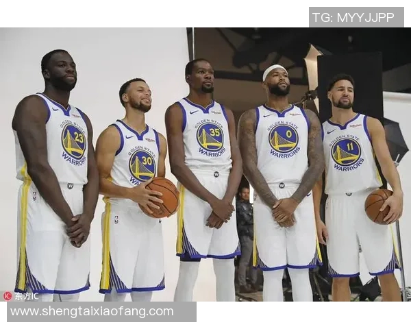 勇士拒绝摆烂！邓利维巧妙运作，联盟顶尖大前锋或将助力库里称霸西部